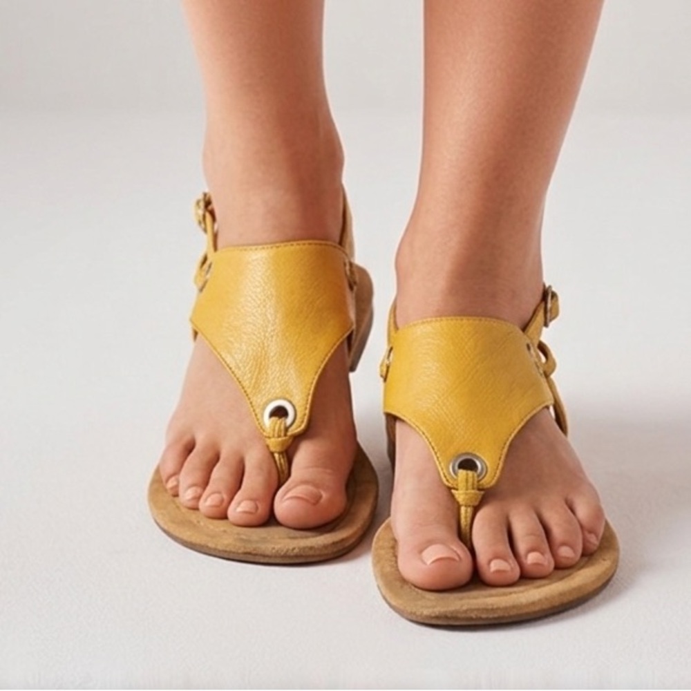 Naturalizer‎ T-Strap Sandals 💛 Leather | Women’s 8